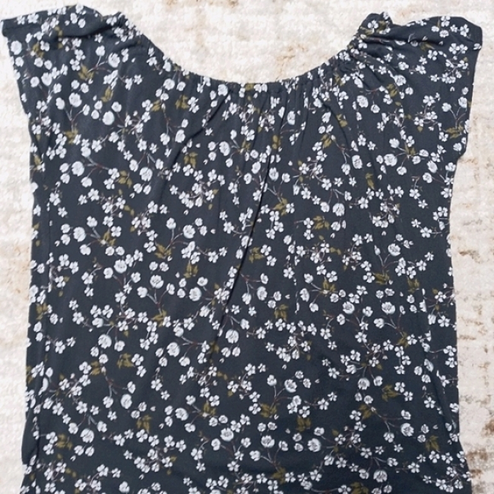 Loft gray short sleeve shirt